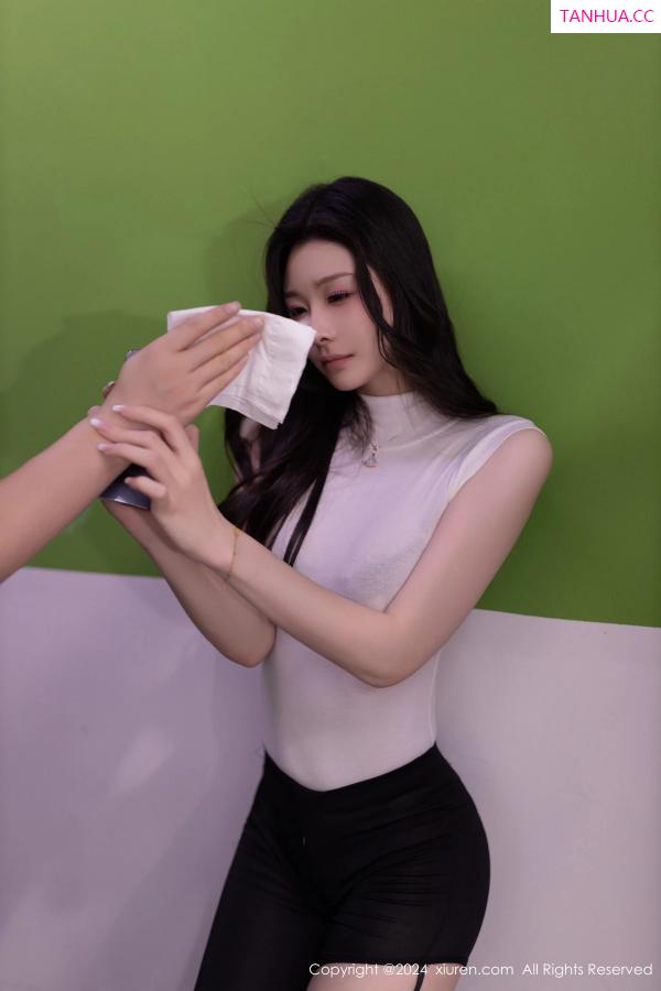 逗逗DouDou  [XiuRen]高清写真图 2024.03.21 No.8270 小逗逗 性感美臀第4张图片